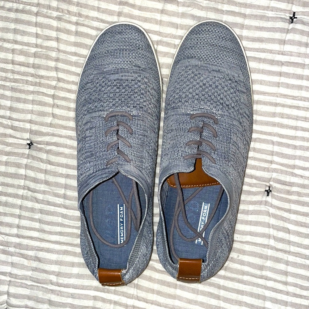 Men’s IZod “flyaway” shoes